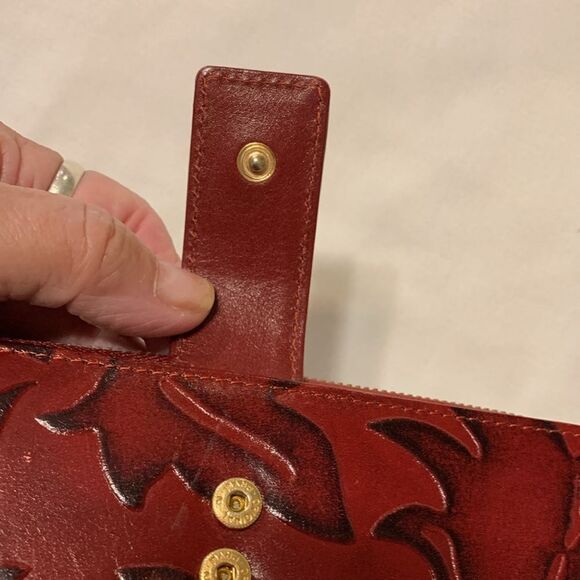 Valentina Embossed zip around reddish burgundy wallet EUC - Picture 5 of 12